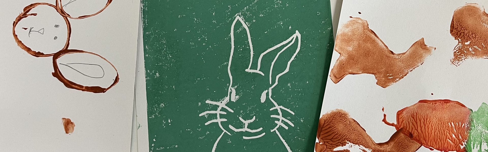 Es werden Karten für Ostern gedruckt.